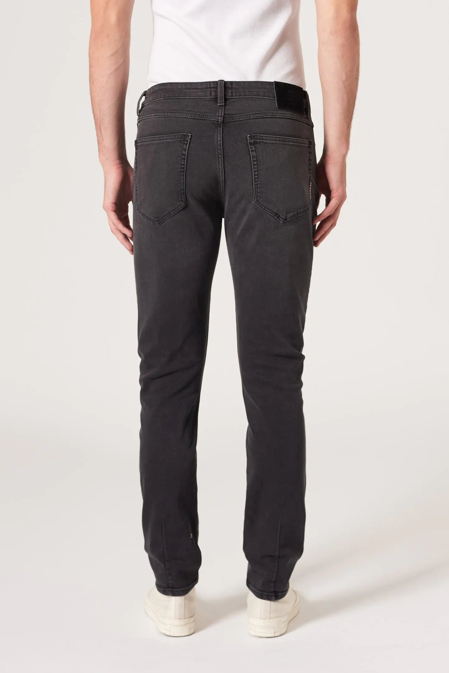 Neuw Ray Tapered Box Car Jean 32L Car