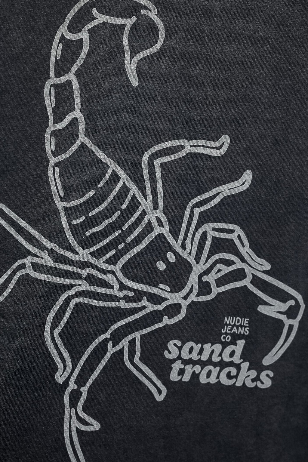 Nudie Jeans Roy Sand Tracks Tee Antracite