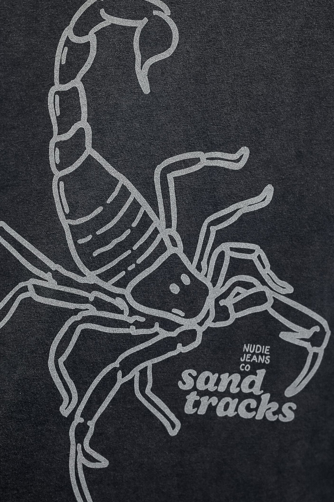 Nudie Jeans Roy Sand Tracks Tee Antracite