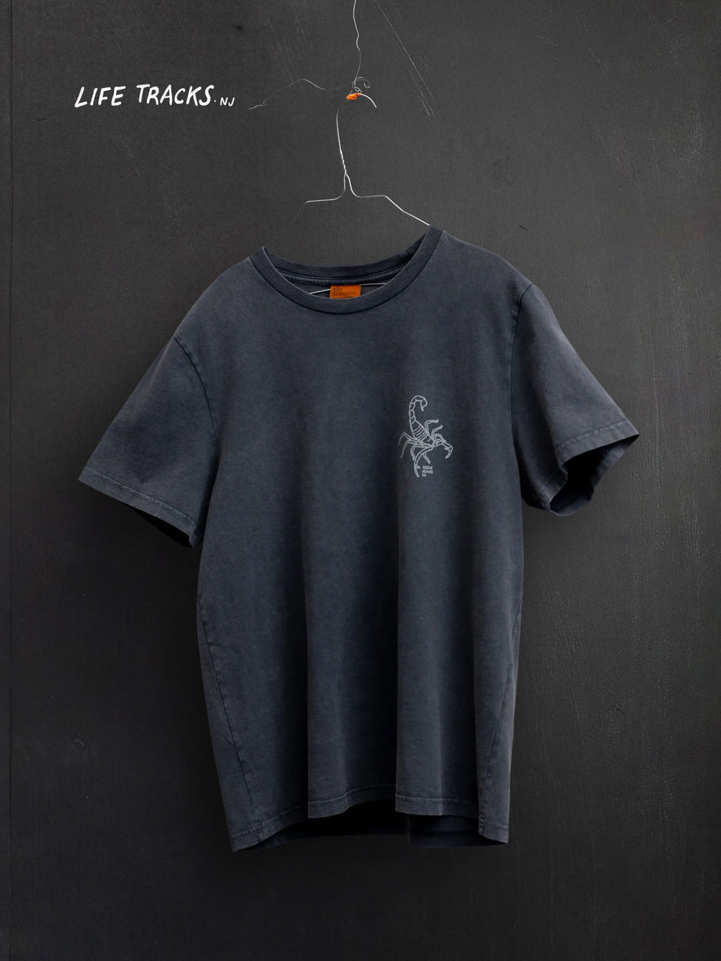 Nudie Jeans Roy Sand Tracks Tee Antracite