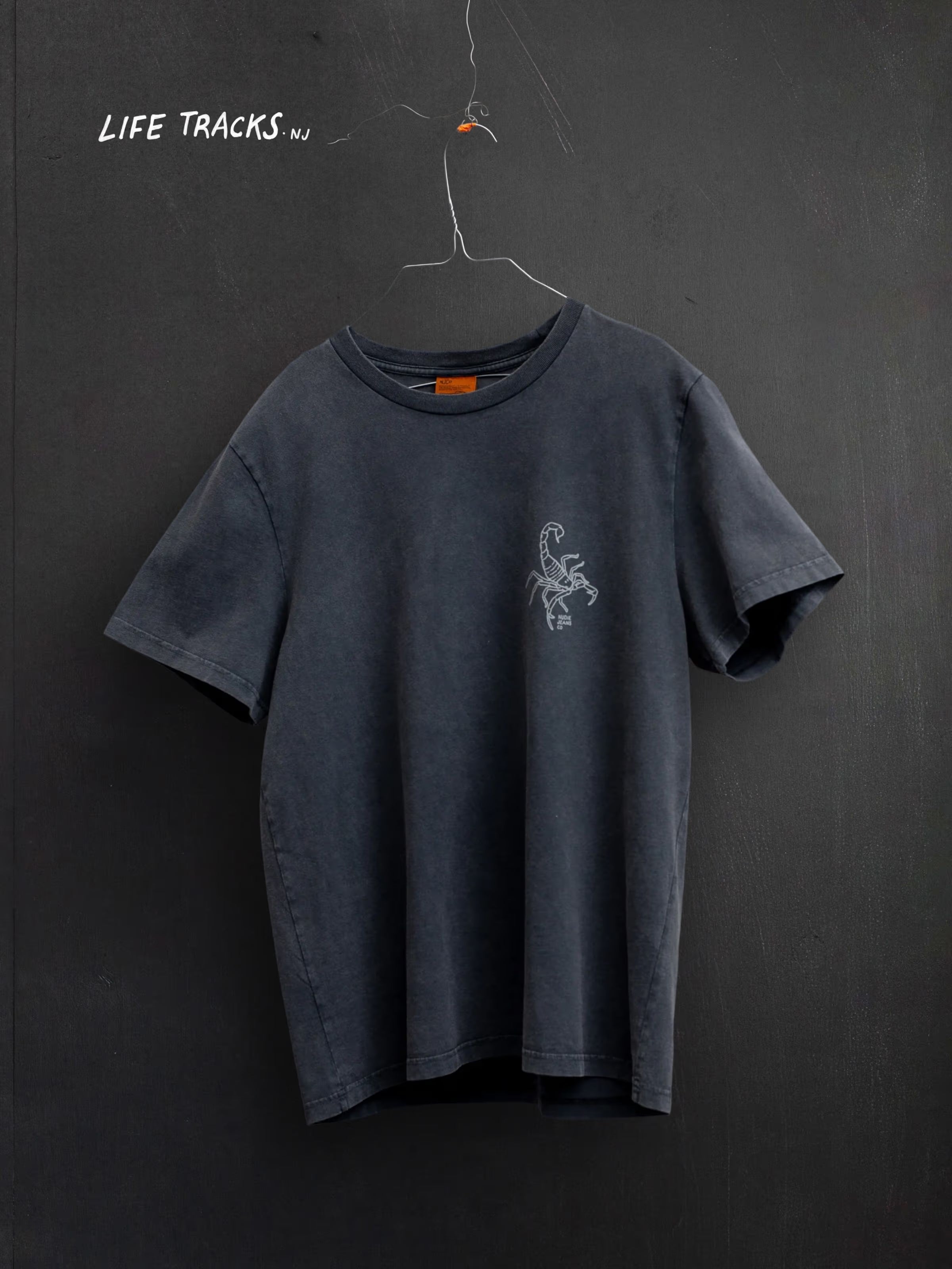 Nudie Jeans Roy Sand Tracks Tee Antracite