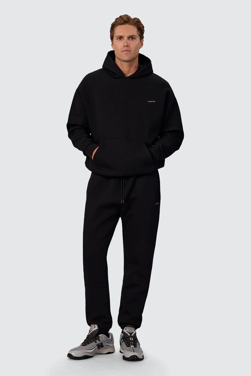 Industrie The Tech Del Sur Trackpant Solid Black