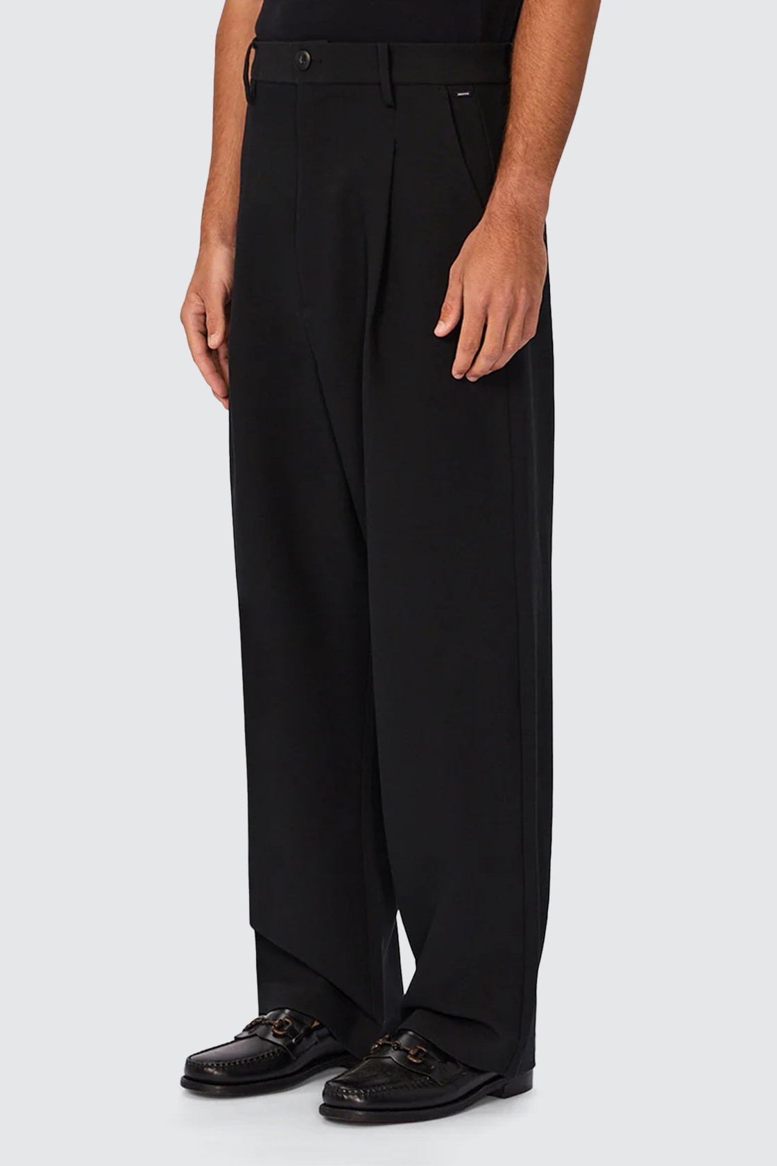 Industrie The Light Weight Classic Fit Lusso Pant Black